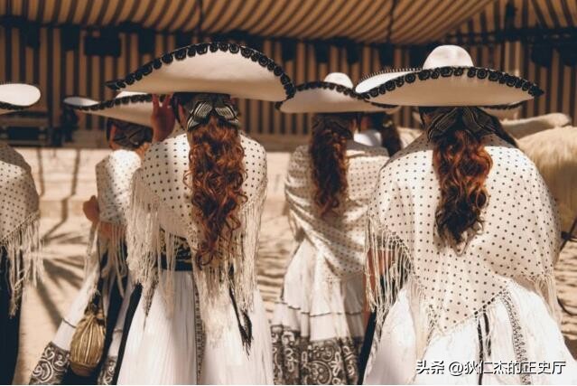 墨西哥的服饰有什么特点,墨西哥服饰