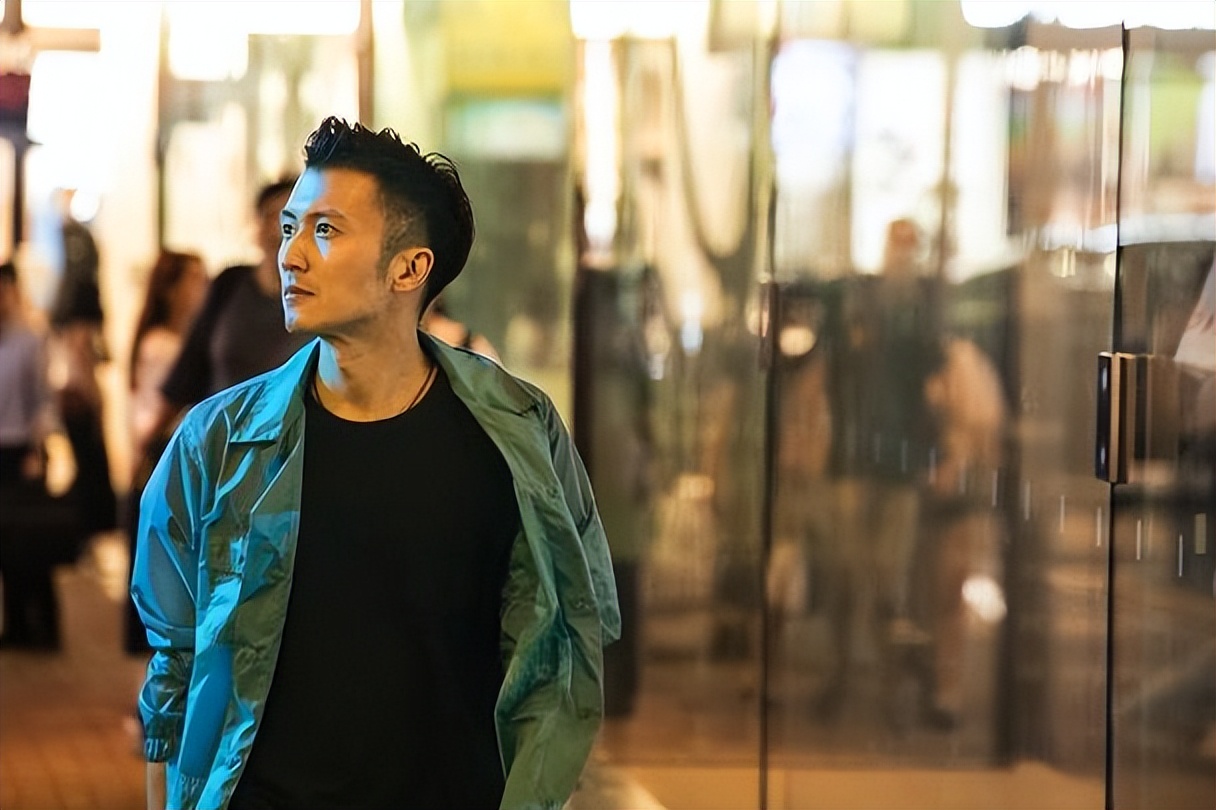 谢霆锋为什么如此喜欢王菲,谢霆锋为何喜欢王菲这么多年