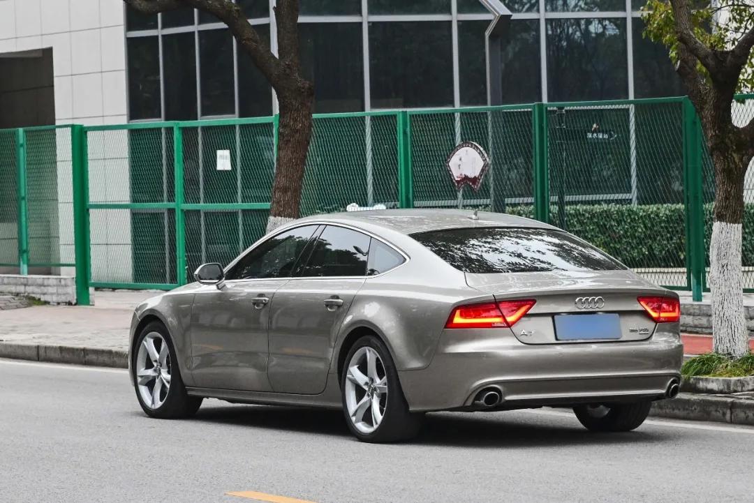 17款a72.0t四驱quattro,老款a7四驱quattro