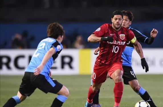 大腿最粗的足球运动员,大腿极其强壮的十大足球运动员