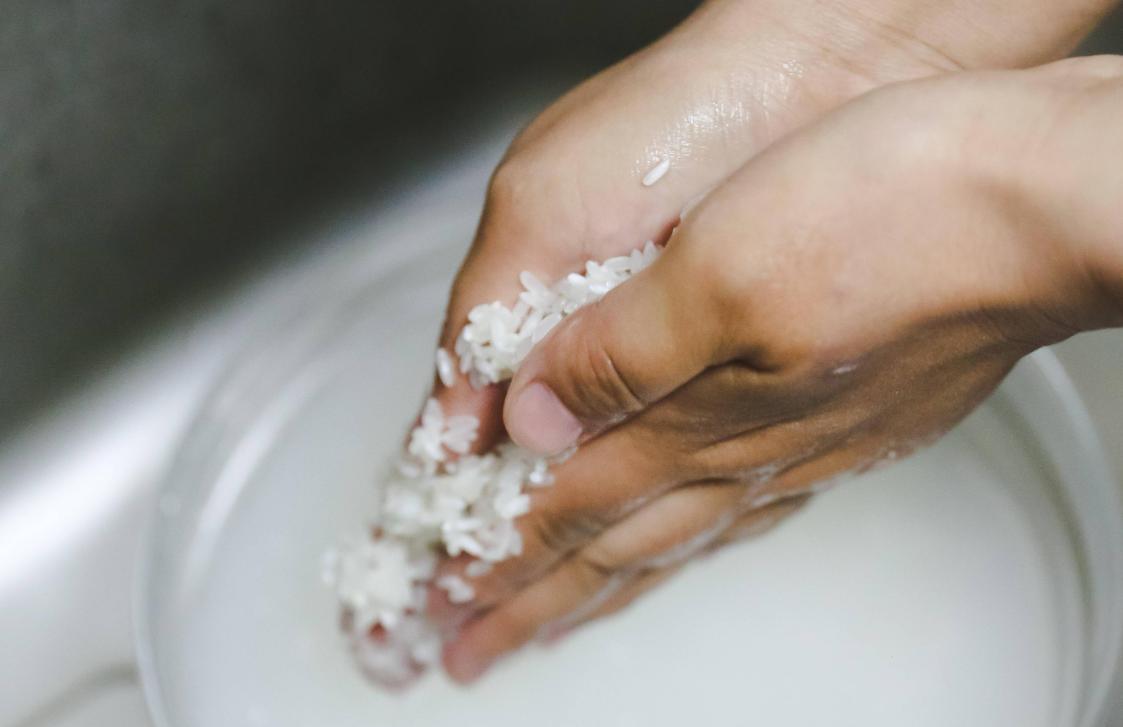 吃米饭为什么要洗米,煮米饭为什么要加水