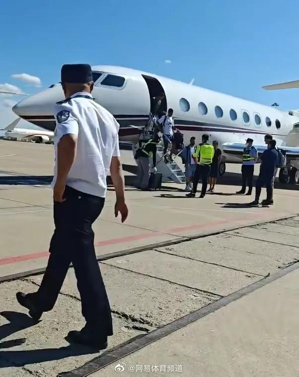 球王梅西任意球绝杀再渡封神,梅西抵京视频