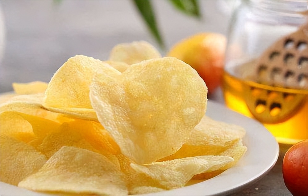 人为啥喜欢吃高钠食物,如何避免摄入高盐