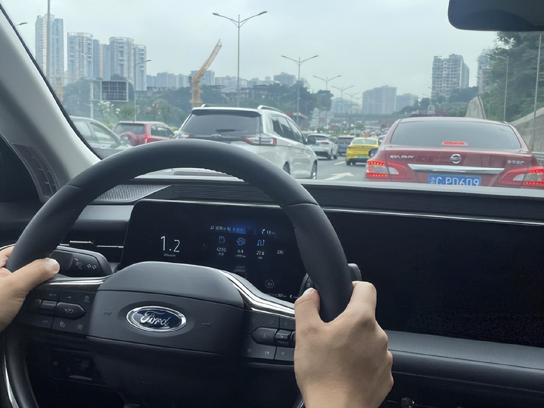 凯美瑞2.0豪华和蒙迪欧1.5豪华,蒙迪欧和凯美瑞怎么选才最划算