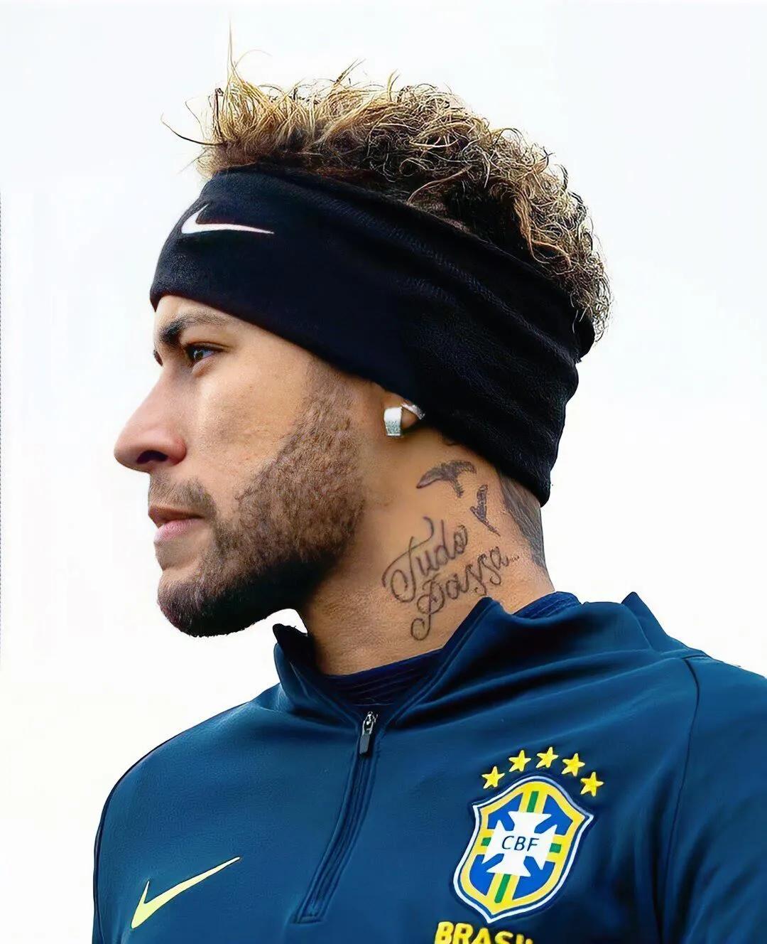 足球无法被超越的头像,足球头像射门