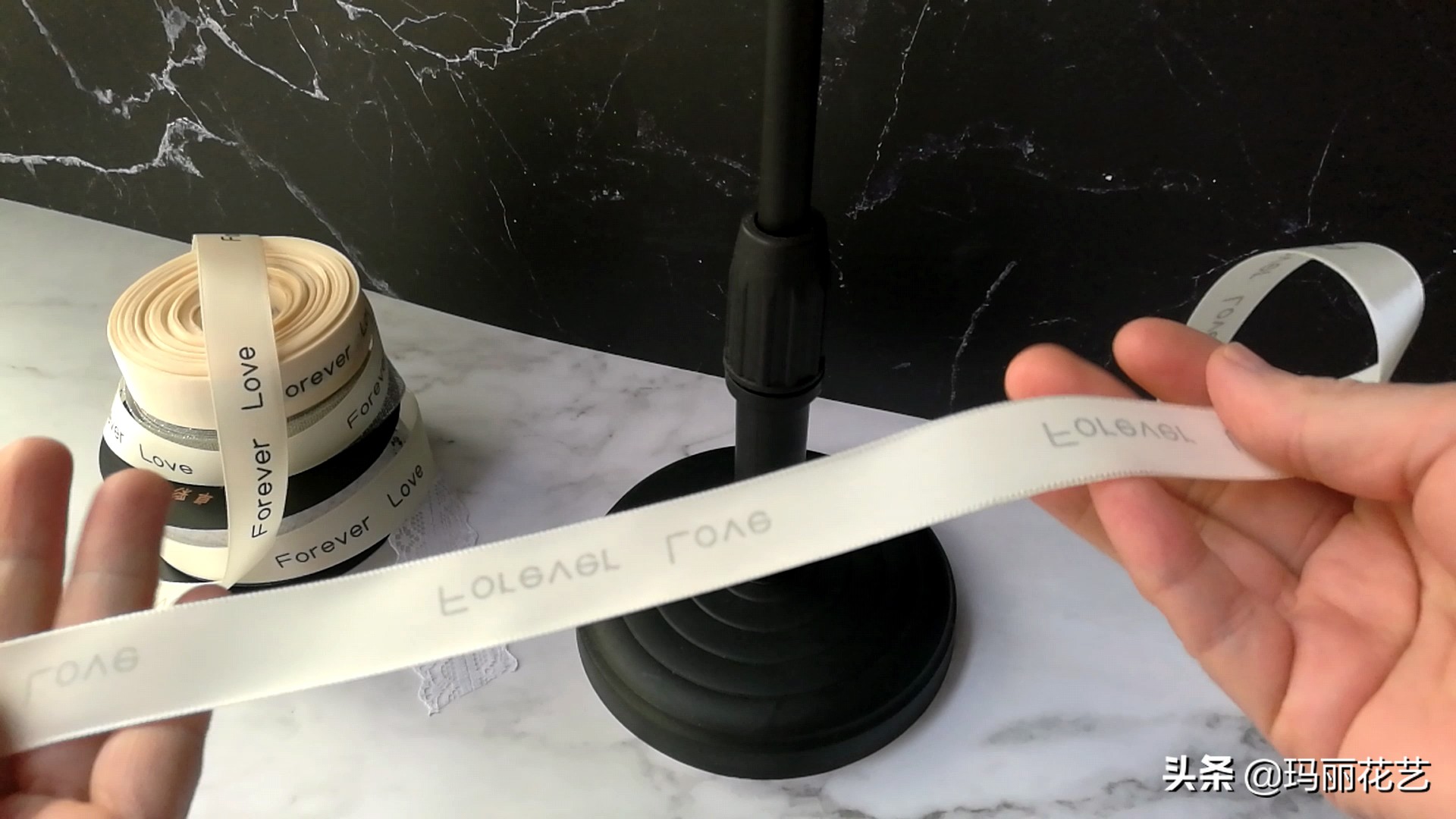 蝴蝶结怎么打简单又好看腰带系法,简单方法系蝴蝶结鞋上的蝴蝶结