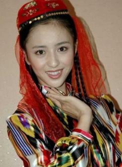 佟丽娅:父亲让她卑微,婚后容忍老公出轨,离婚后勇敢做自己