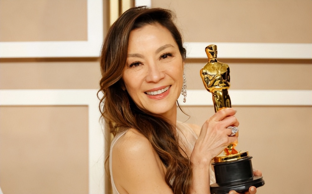 94届奥斯卡蓝毯超模,奥斯卡蓝毯肯豆