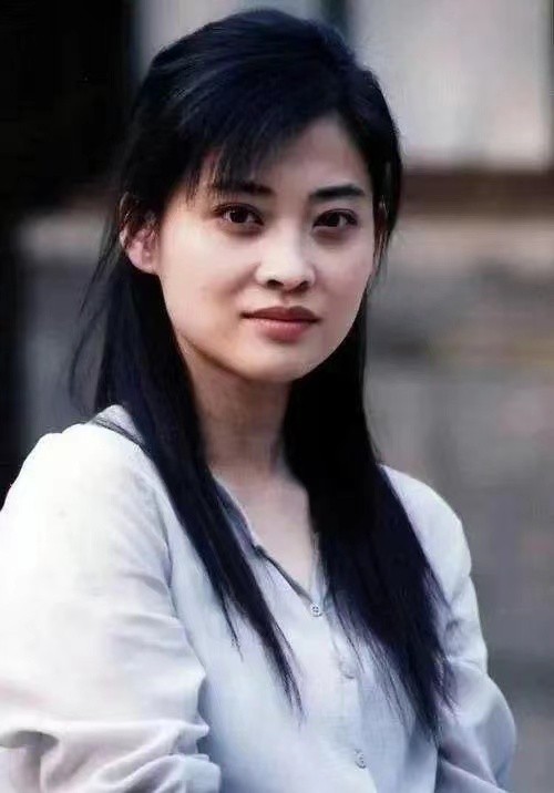 梅婷和鄢颇在交流,鄢颇与梅婷离婚原因