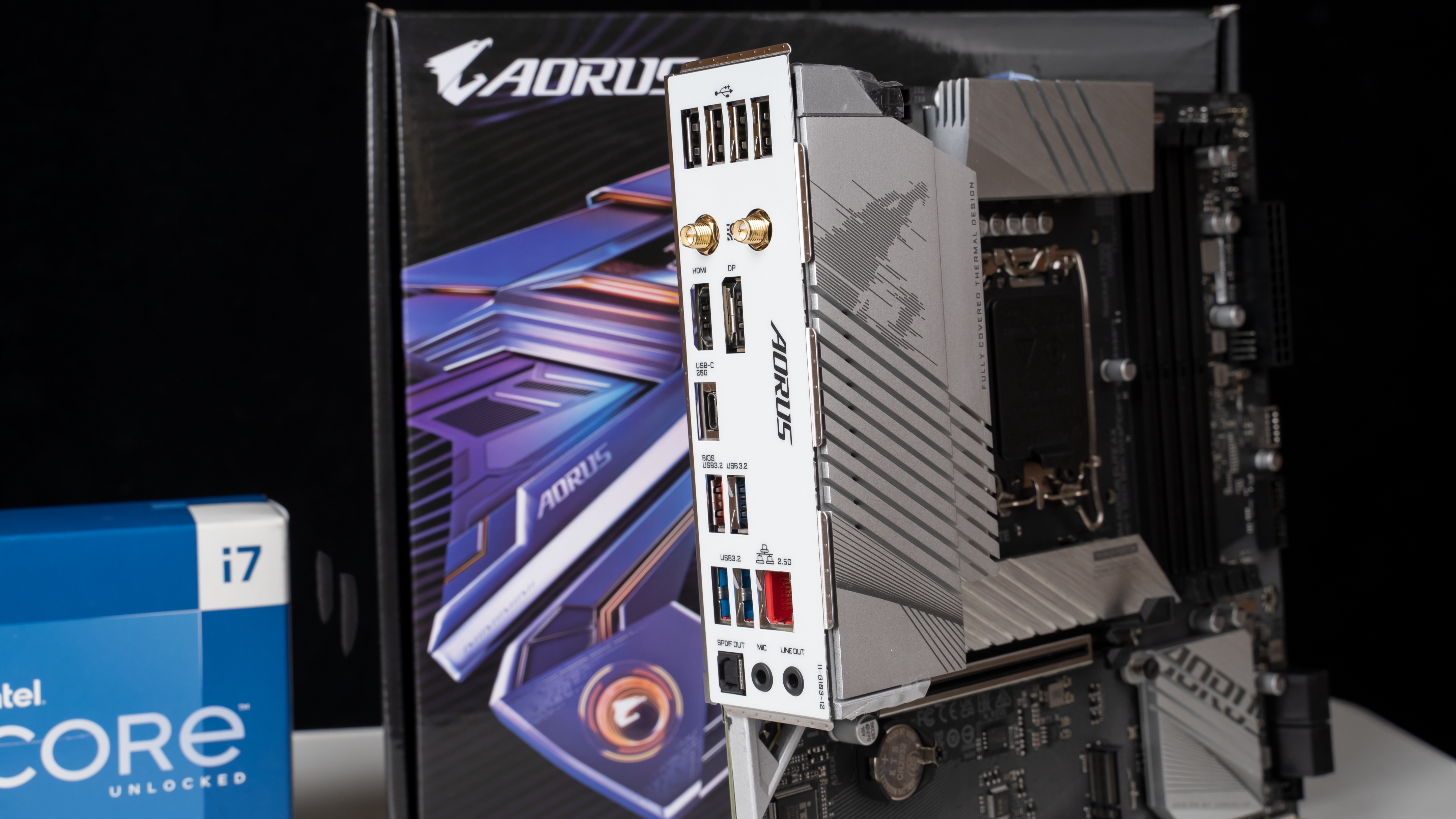 技嘉小雕b760搭配12600kf超频教程,技嘉b760m小雕wifi可以超频吗