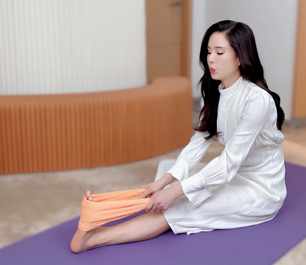 李若彤受伤,58岁李若彤晒出11年健身对比照