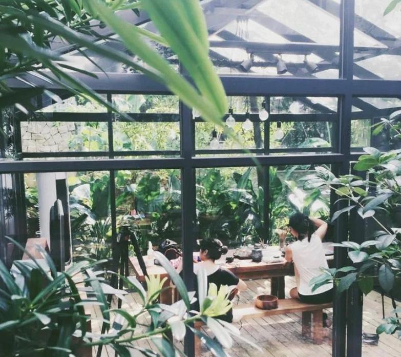 阳光房太热了做天窗解决,阳光房太热怎么办