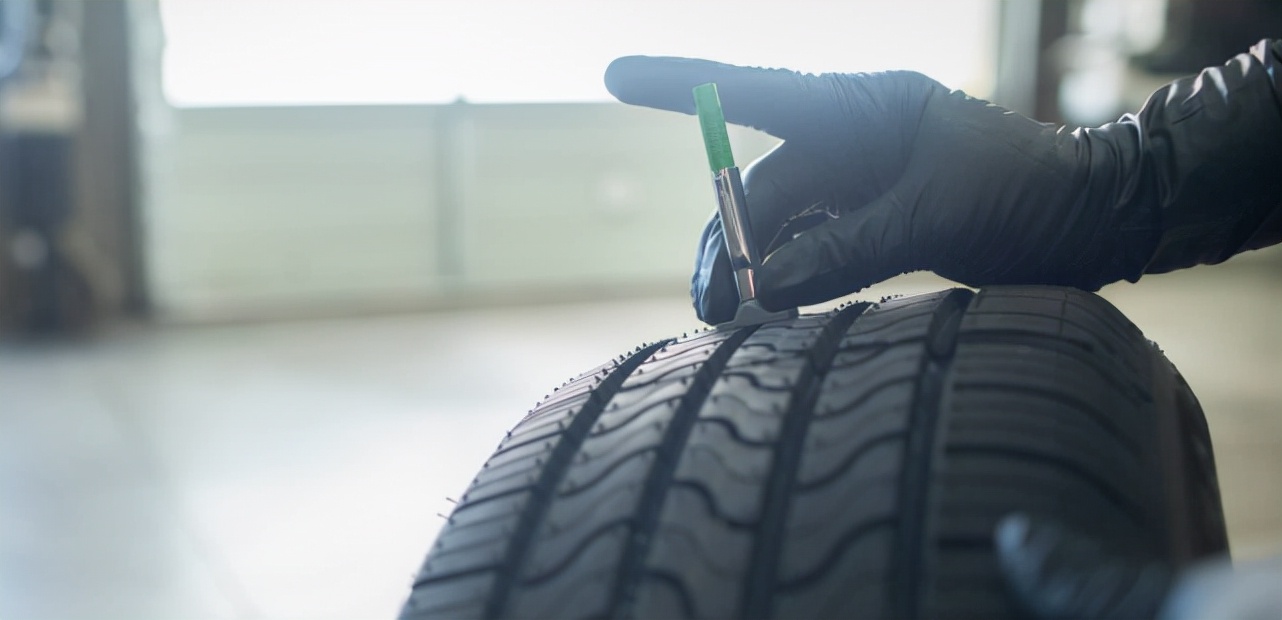 胎压2.5跑高速四个胎压不同正常吗,汽车胎压比建议胎压高0.2可以吗