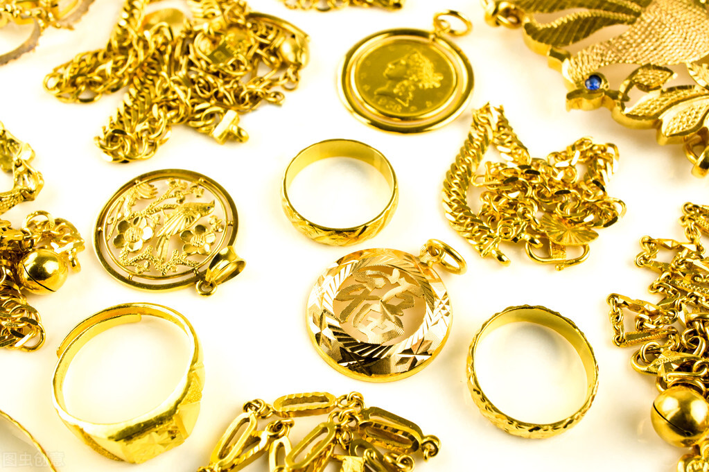 西门庆师傅是谁,西门庆捡筷子旧版