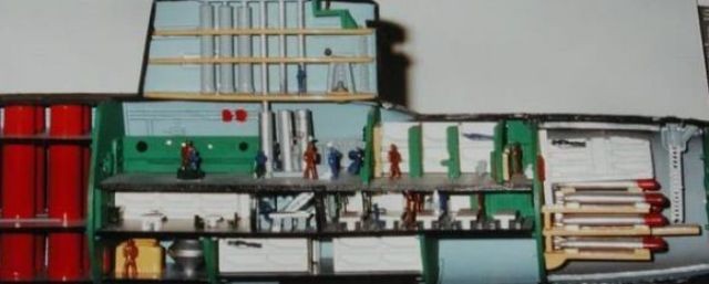 外交官带回的核潜艇玩具模型图片,中国外交官带回的核潜艇模型