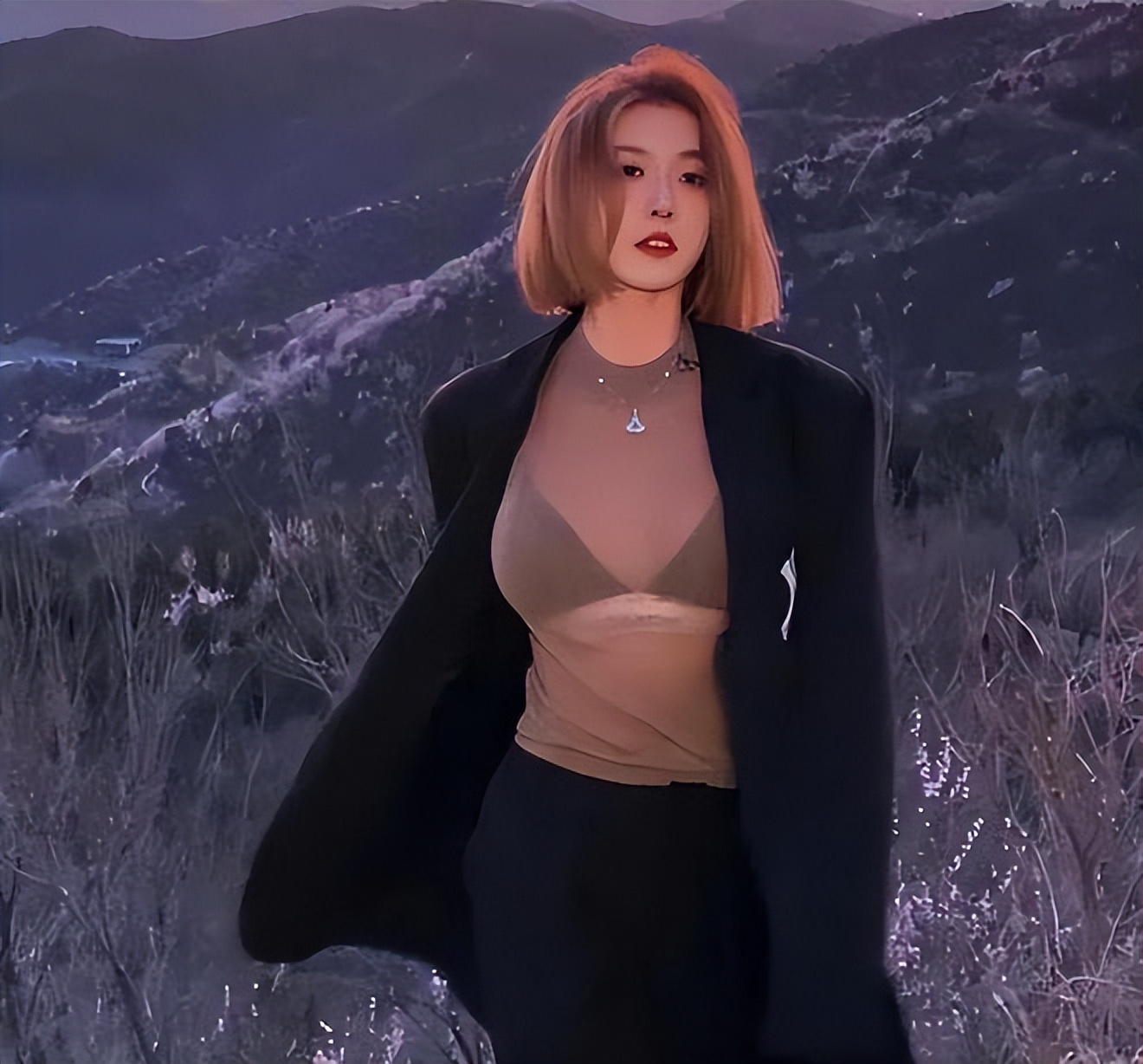 聂小雨去迪拜头等舱,聂小雨体验陆地头等舱