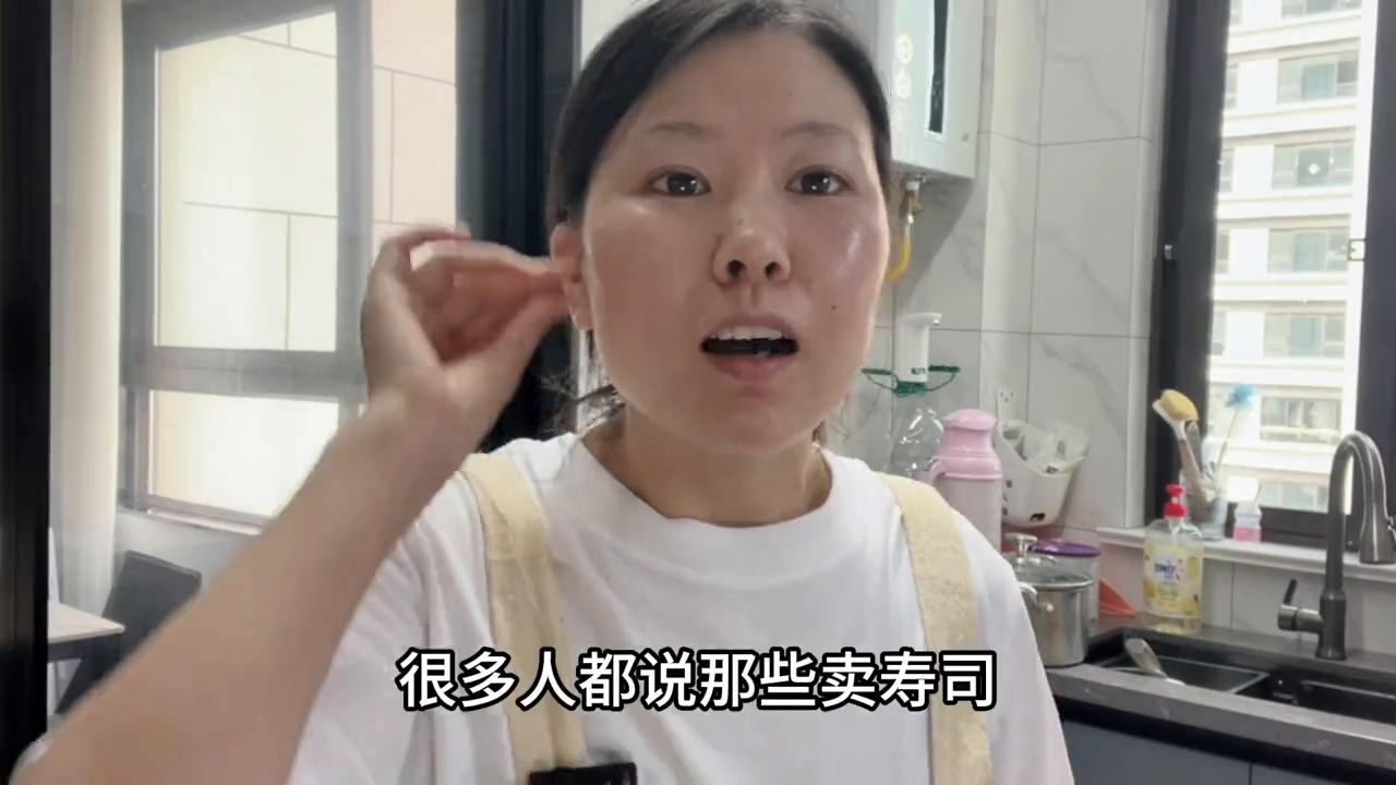 寿司三明治摆摊哪里有货源,摆摊卖三明治寿司一天收入多少