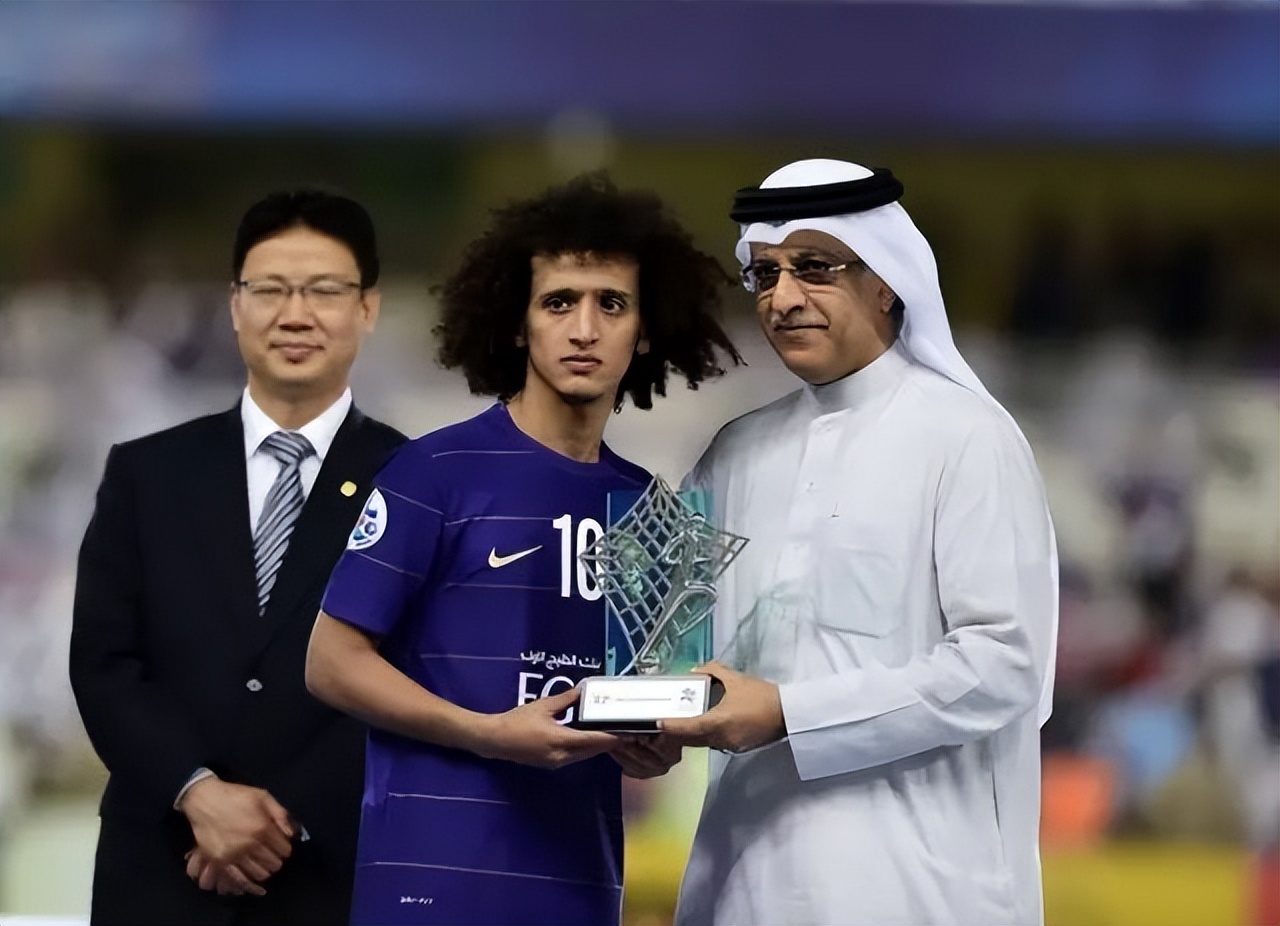 他,为了家人的未来效忠阿联酋,昔日亚洲足球先生,在伤病里沉沦