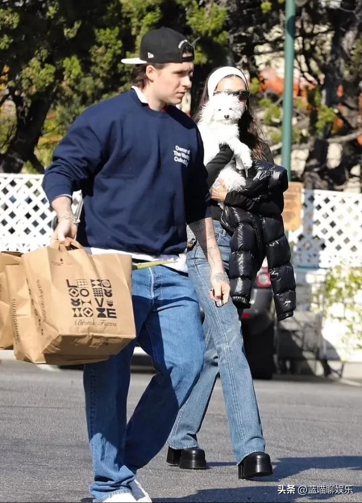 凯莉詹娜穿黑色皮裤,凯莉詹娜穿chanel