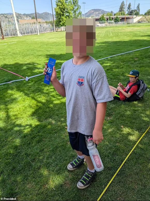 加拿大13岁女孩遭暴打,加拿大打小孩事件