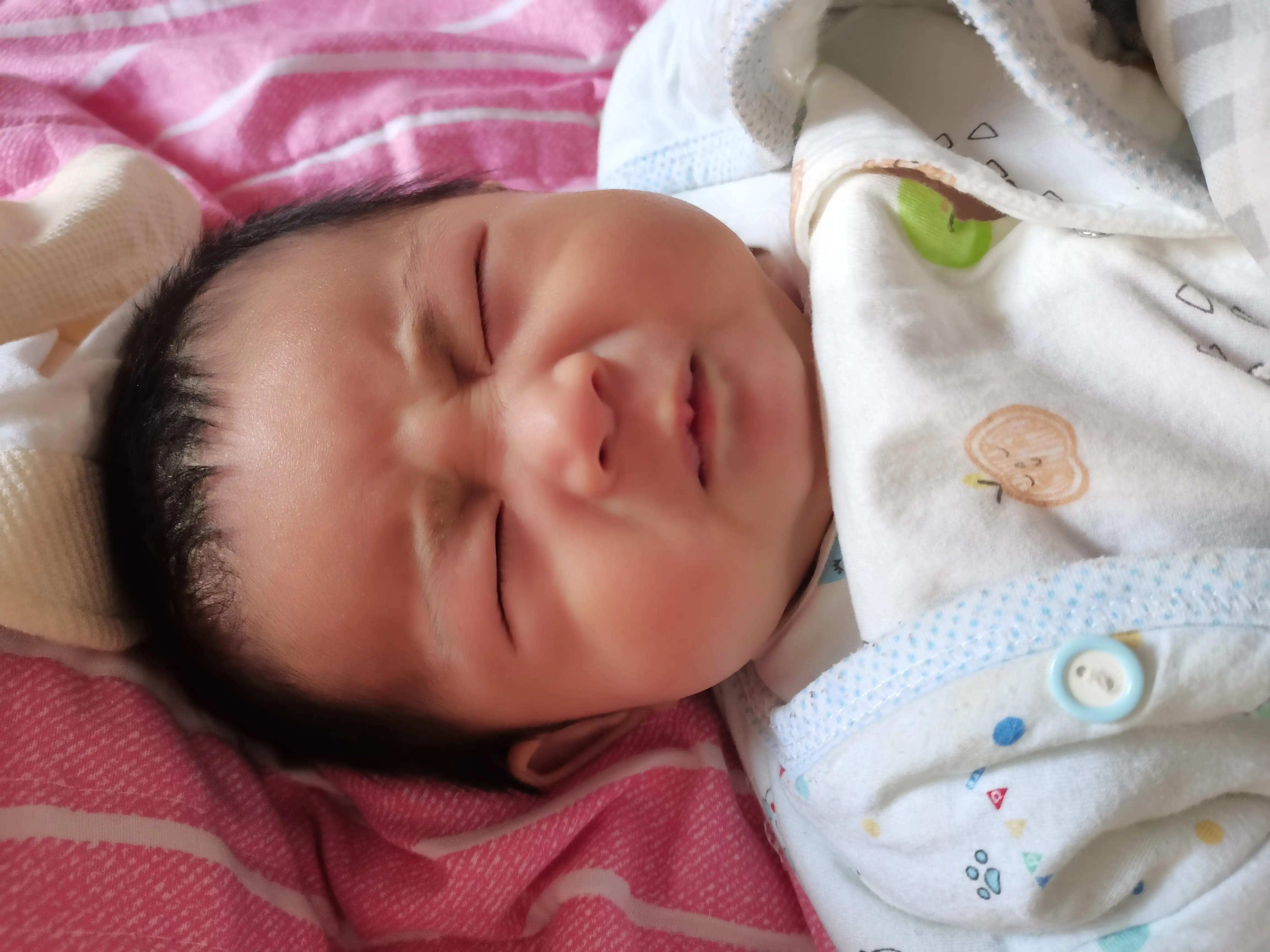 孩子吓着了，就这样做