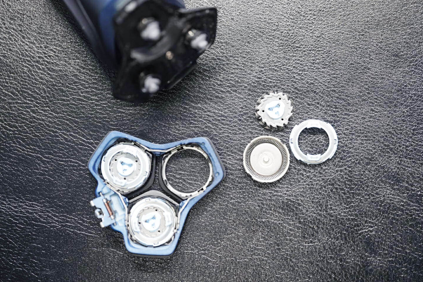 博朗剃须刀9557对比飞利浦9860,中国剃须刀比飞利浦博朗松下都强