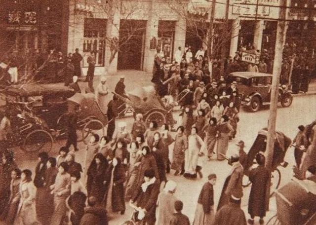 建国后,河南一商店老板被群众当特务,政府通告:他的代号是112