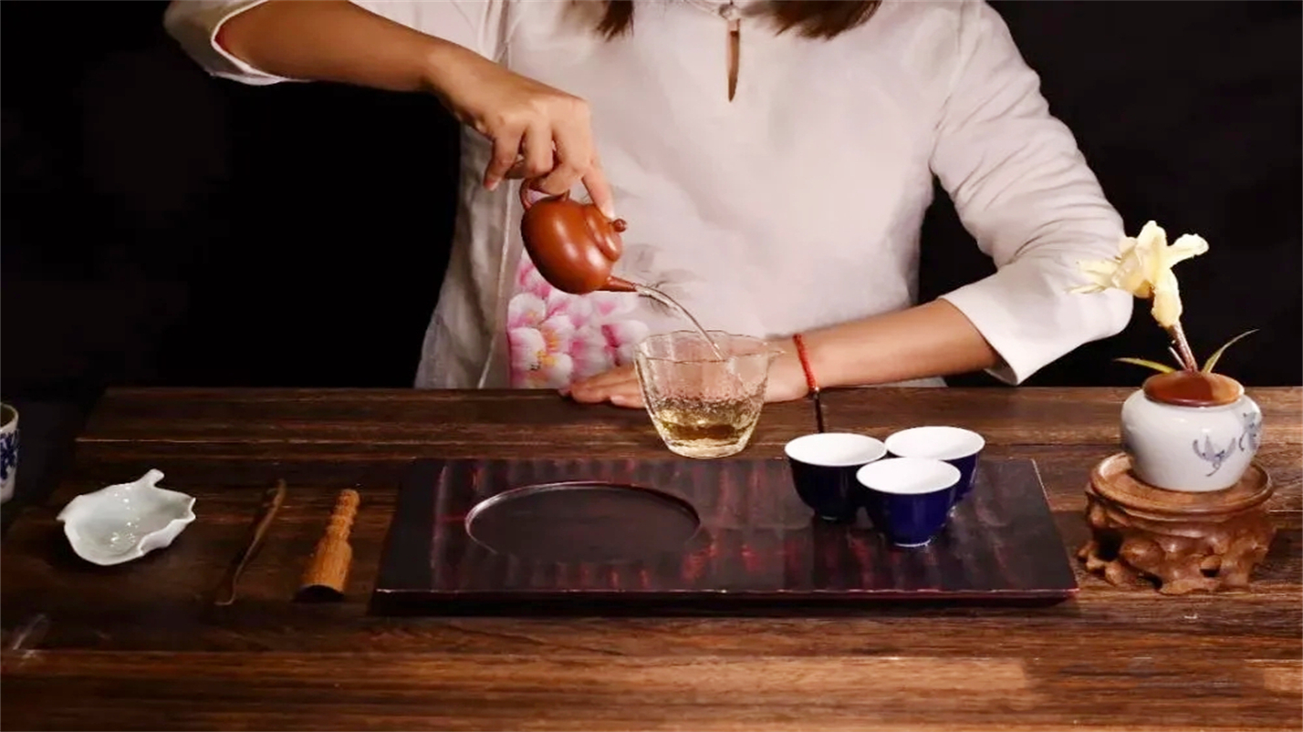 雅茶品禅味,茶烟养性灵