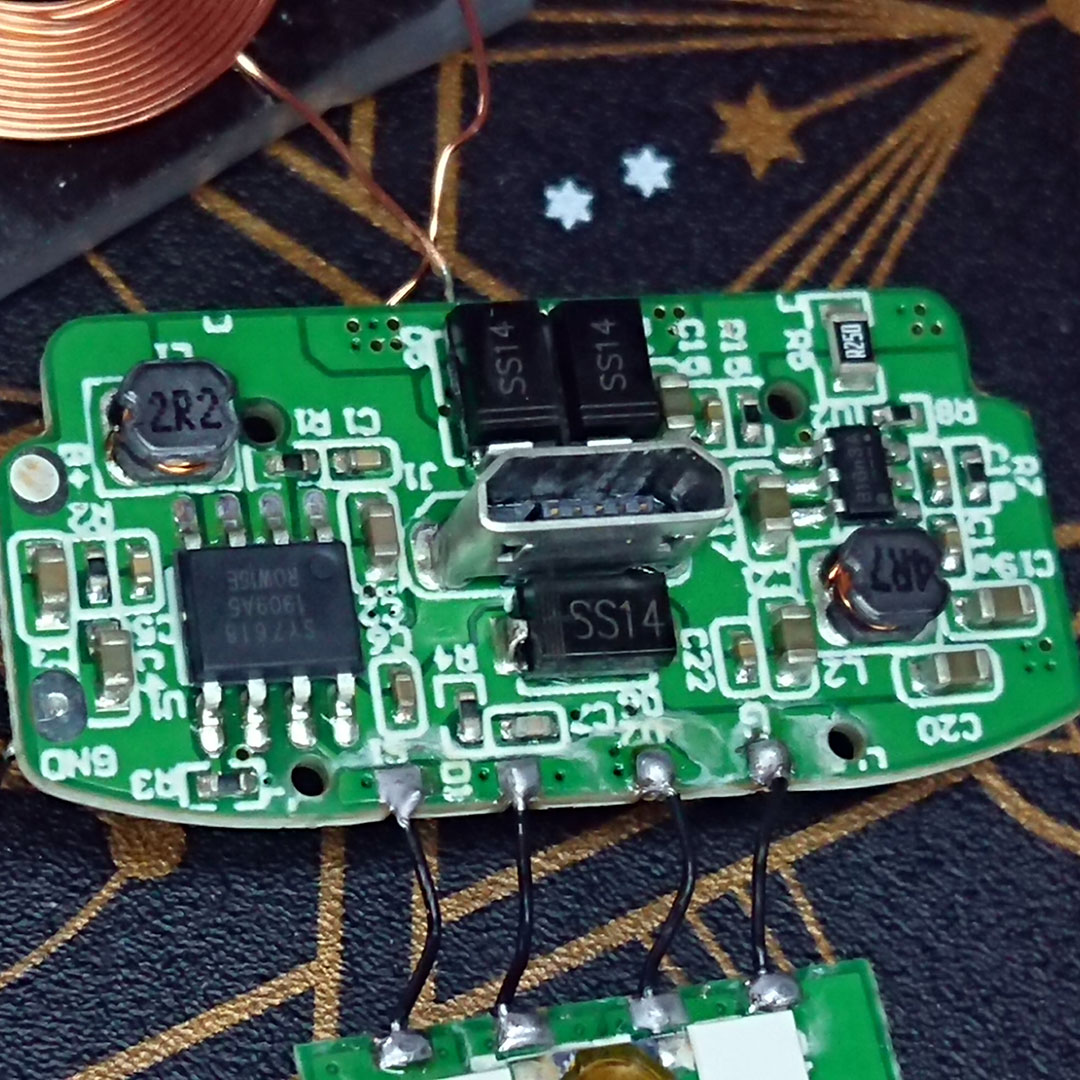 山寨蓝牙耳机拆解对比,拆开山寨蓝牙耳机