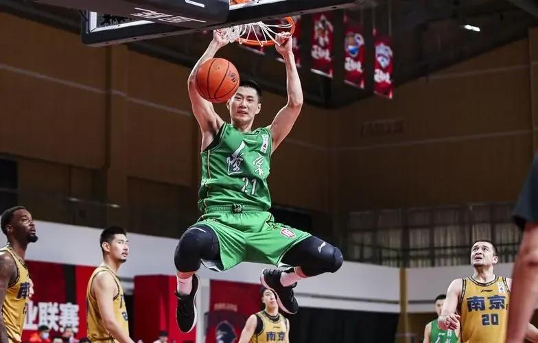 2022辽宁男篮球迷看球,辽宁男篮现场观赛视角