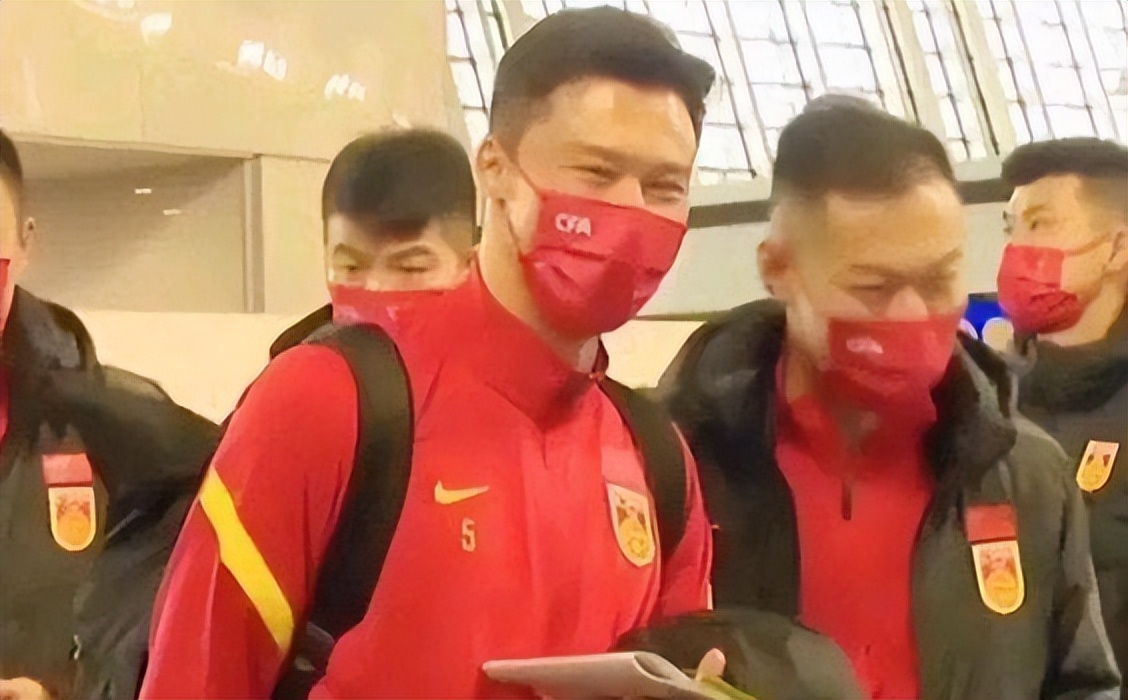 冷门沙特2:1逆转阿根廷,日本2-1击败德国对沙特阿根廷