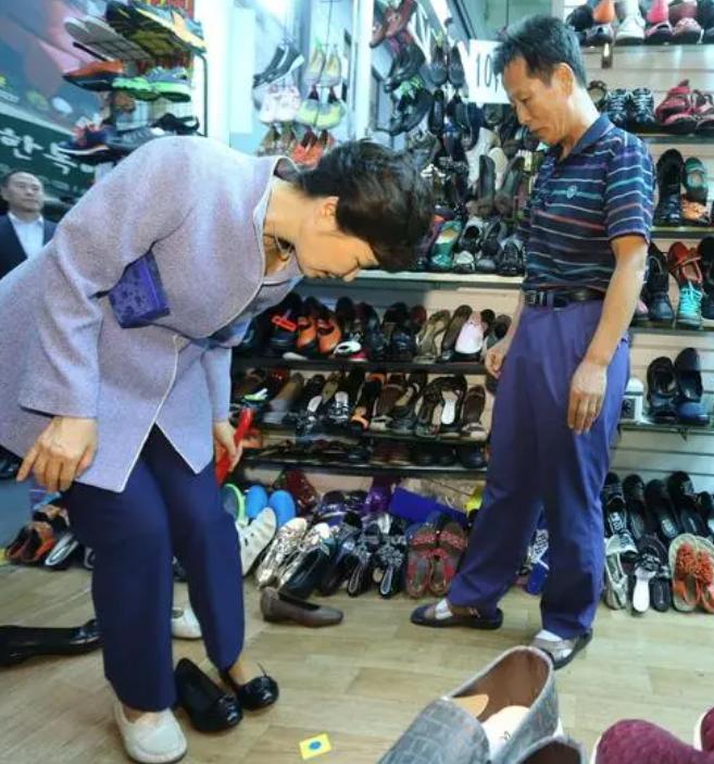 买鞋注意事项及技巧,买鞋提醒尺码偏大拍小一码