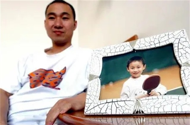 前乒乓球教练刘国梁现在干啥了,国乒教练刘国梁回归天团回忆往事