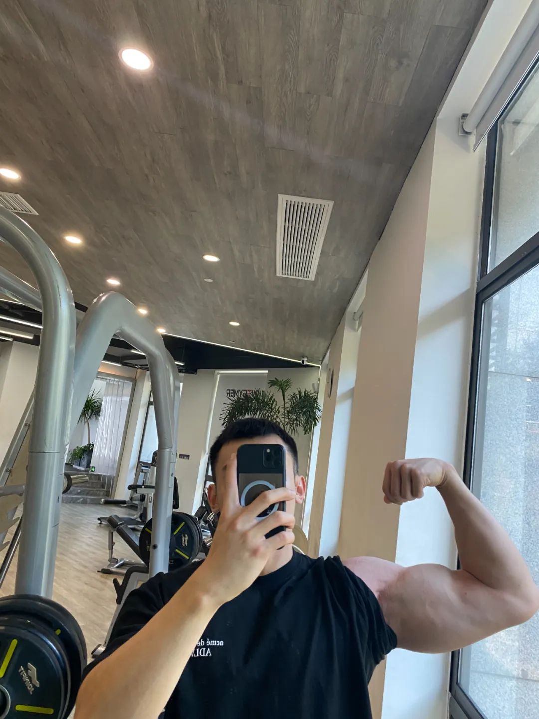 工作8个月,月薪1.3W,从田径场到健身房,变的是赛场,不变的是光芒!