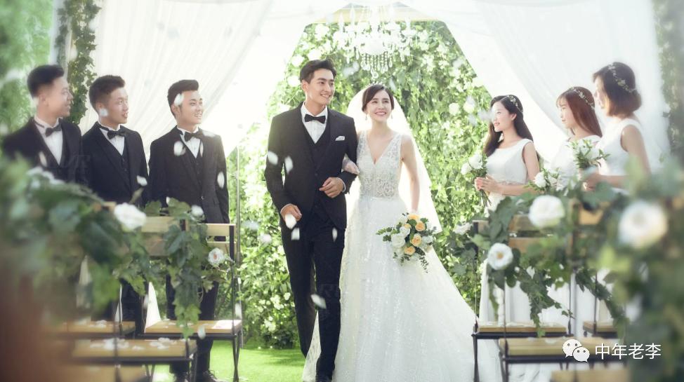 相亲几天就订婚了但感觉没有话题,订婚后在一起还是异地没话题