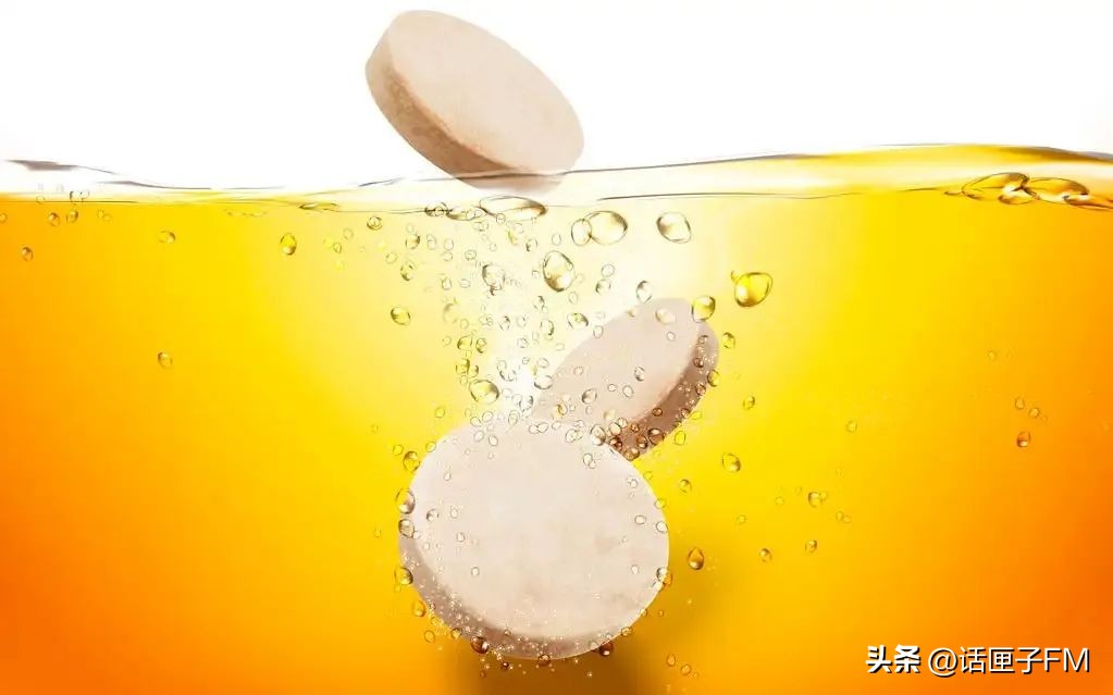 这么多年，泡腾片一直吃错了！烤水果给了冬天氛围感，还能治咳嗽？专家详解→