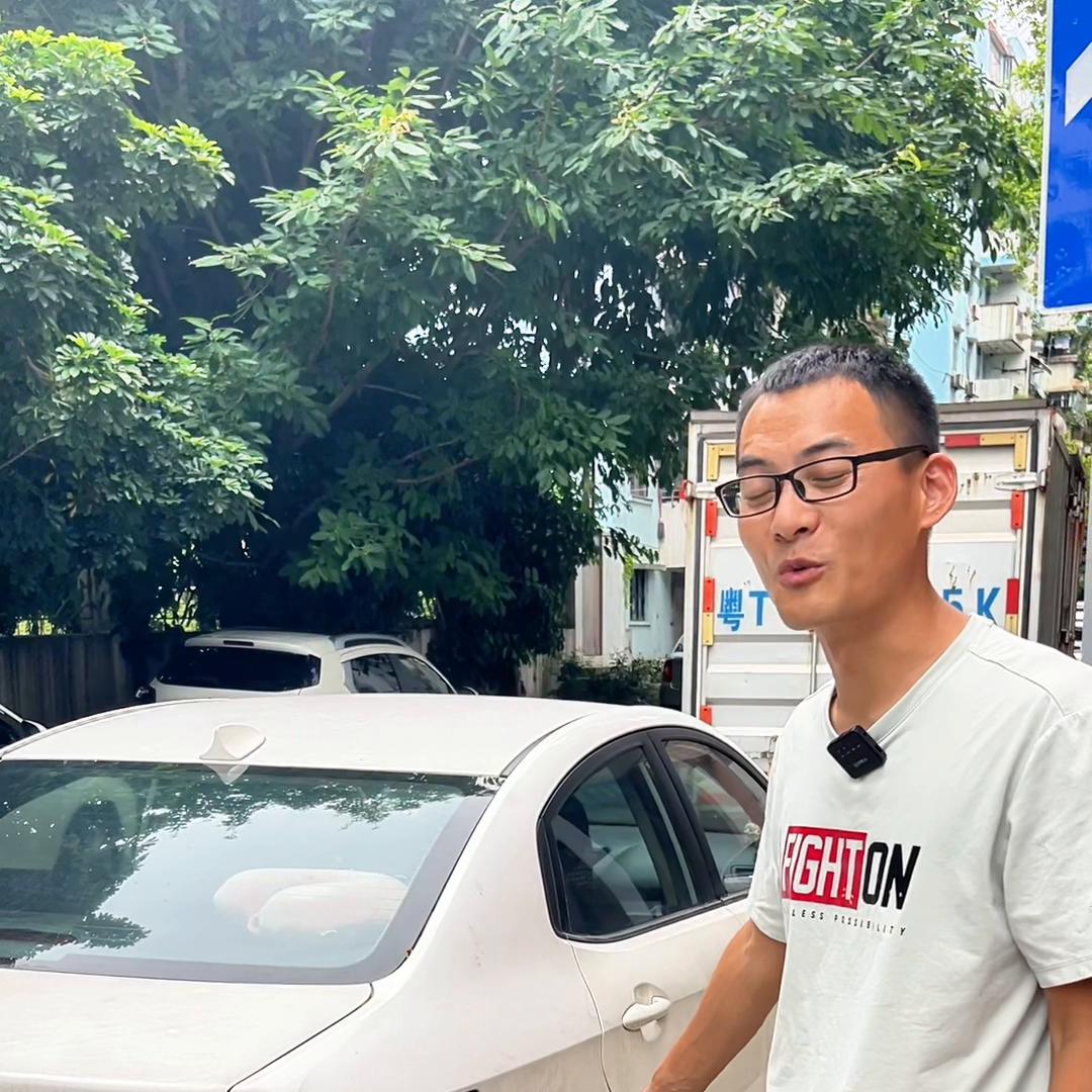 起亚自动挡最便宜省油家用车二手,12款手动挡起亚k2能卖多少钱