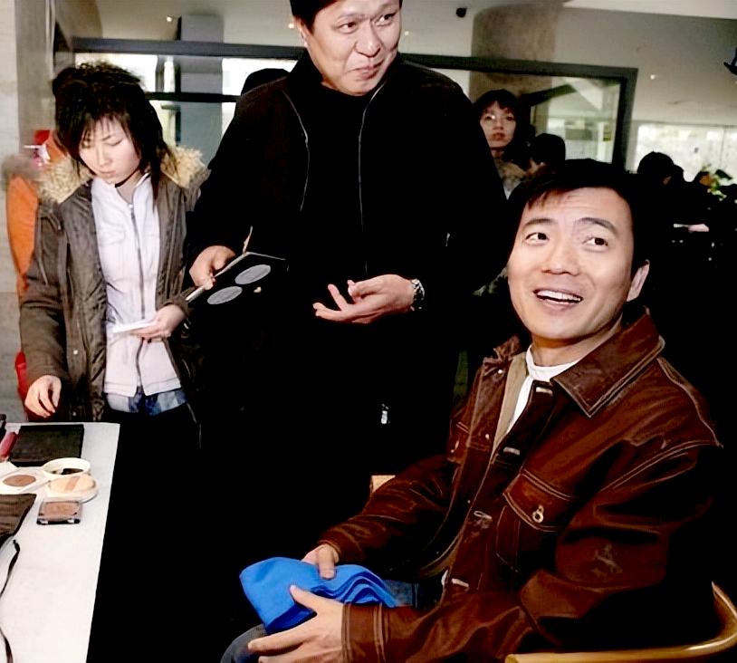 黄健翔再婚妻子照片曝光,黄健翔将前妻告上法庭