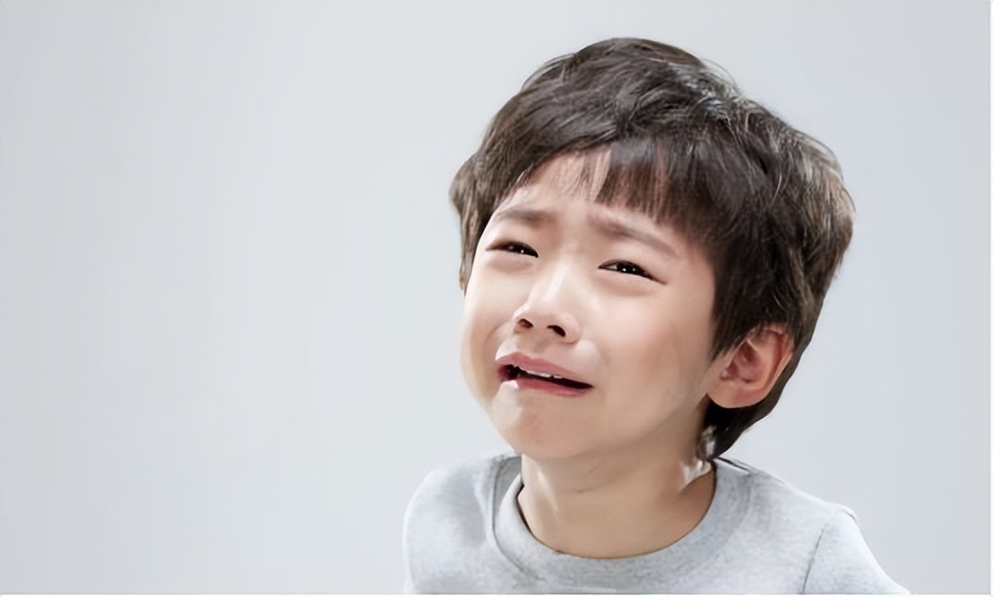 孩子爱哭发脾气怎么教育,孩子爱哭暴躁胆小怎么办