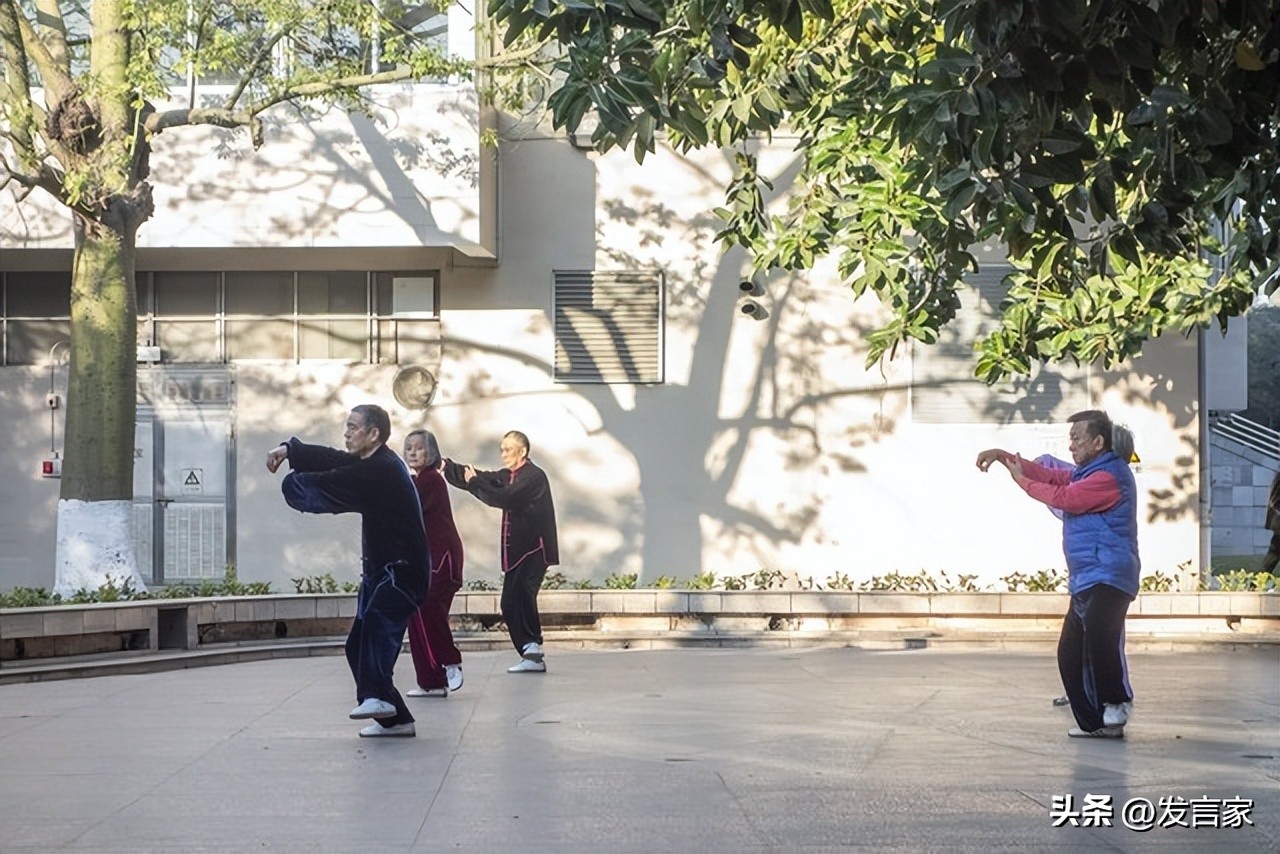 拍打长命功适合中老年的锻炼方法,中老年人肩颈操锻炼方法