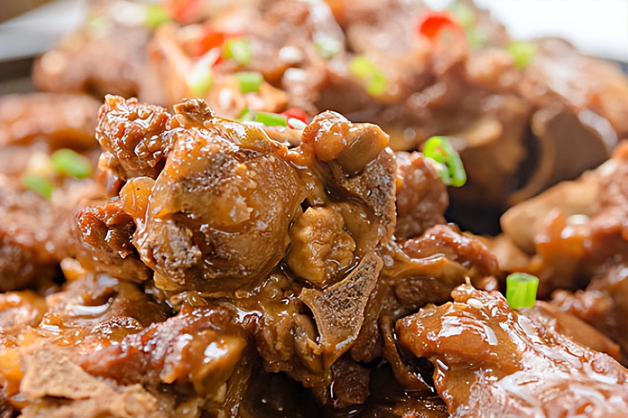 买全羊绵羊和山羊怎么区分,新疆羊肉绵羊和山羊哪个好吃