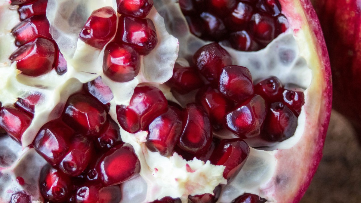 冷知识男士吃菠萝和石榴,冷知识女人吃石榴