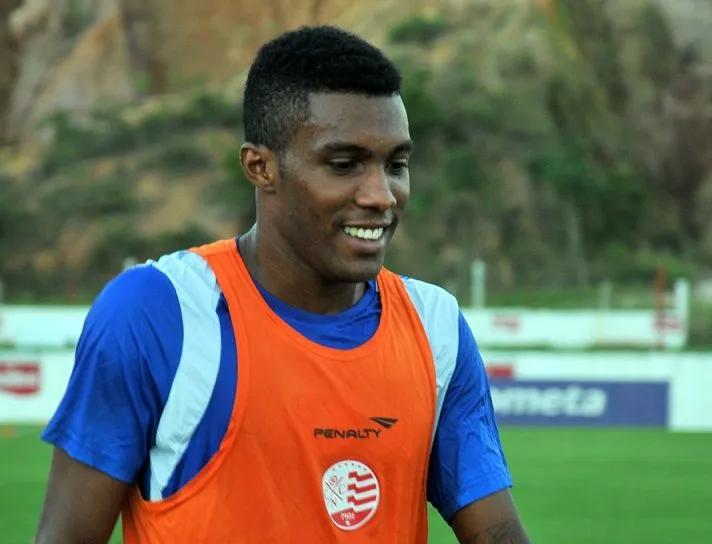 巴西足球曾经的八号,巴西足球队现役七号叫什么