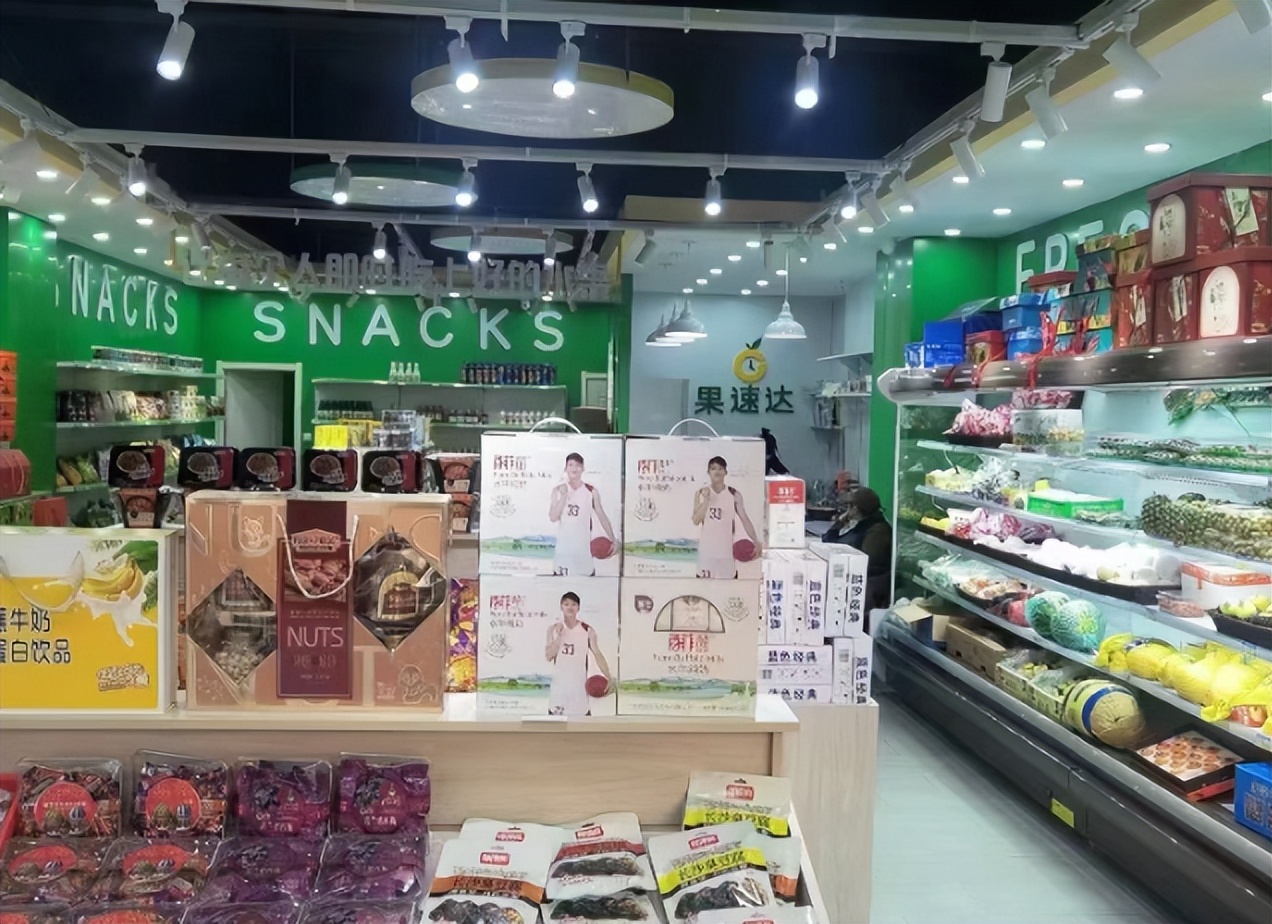 新小区开水果店赚钱吗,开水果店赚钱的门道
