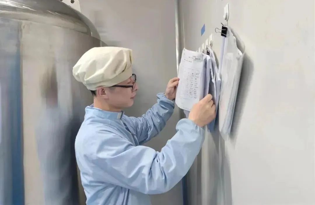 抗击疫情坚守一线的故事,南京鼓楼医院抗疫事迹