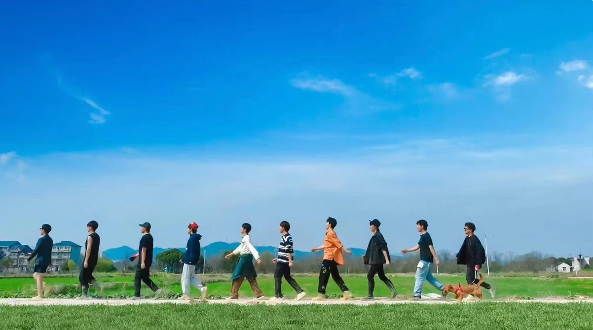 10个少年，192天扎根土地，1场热血难凉、持续加更的青春实录