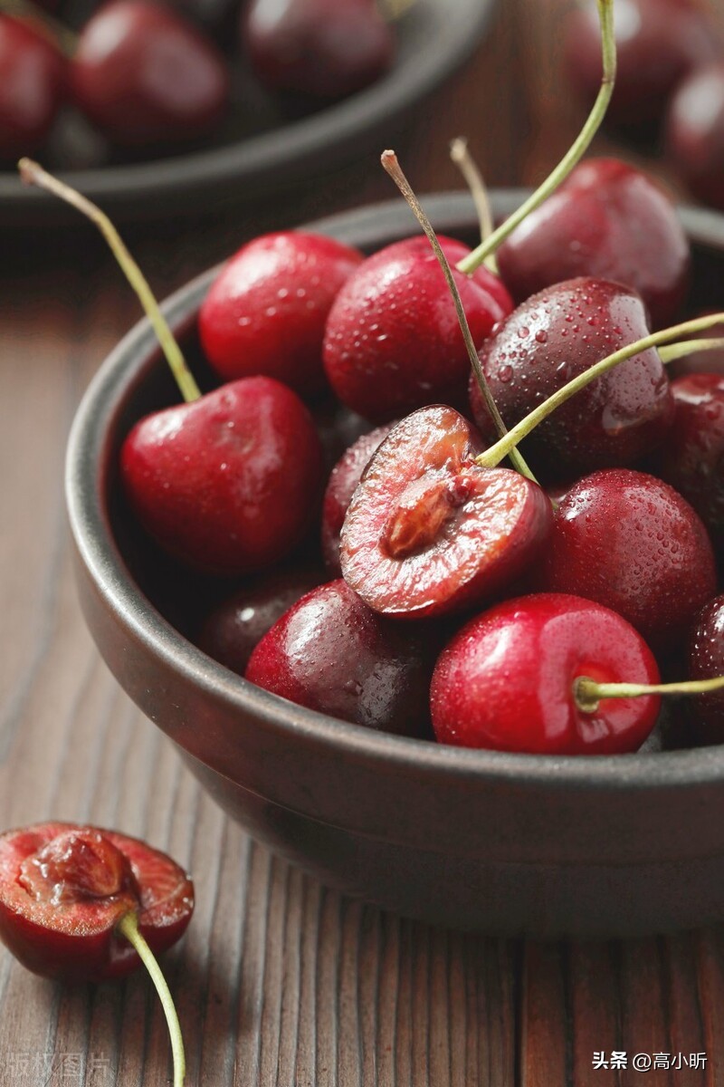 车厘子和樱桃的区别哪个贵一些,为什么车厘子价格比樱桃贵很多