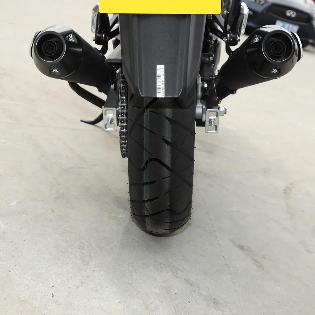 皮实耐造摩托车铃木dl250,豪爵铃木gw250轮胎是什么牌子