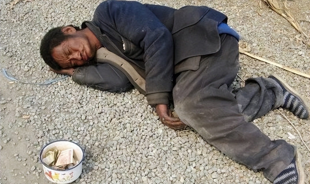 小时候的农村乞丐为什么很神秘,为什么现在还有乞丐存在