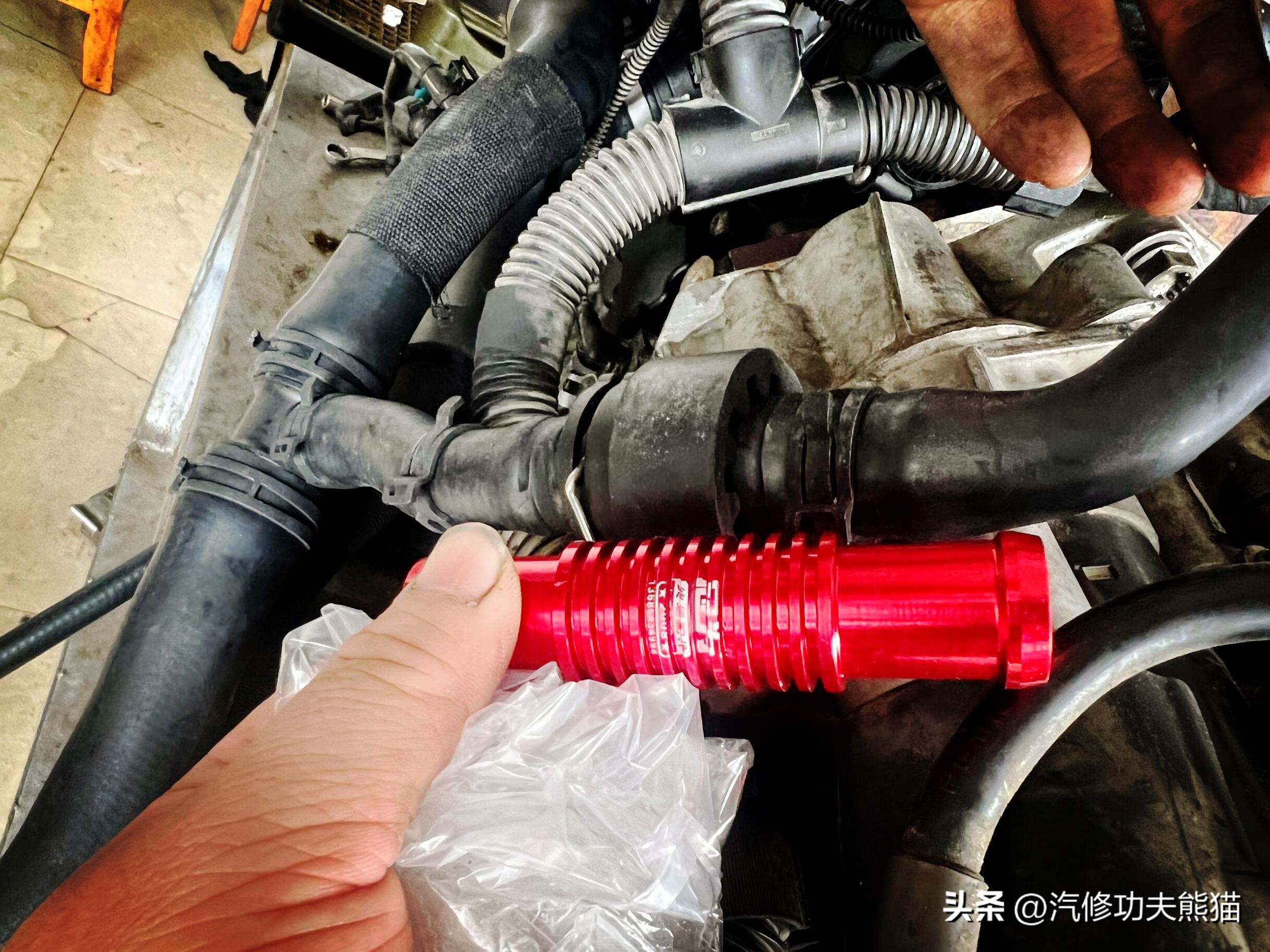 父亲老车翻新修复,父亲去世留下了的车去翻新